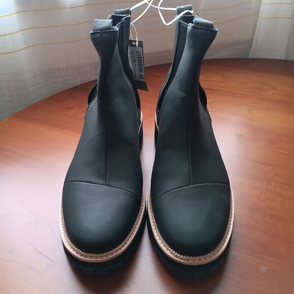 TOMS Women's NWT Waterproof Black Nubuck Leather Boots - Picture 4 of 5